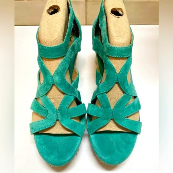 Sofft Shoes - Sofft Madel Aqua Suede Espadrille Sandals Like New with a Box